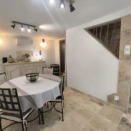 Holiday home Maison Etona
