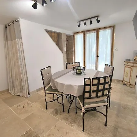 Maison Etona * إسبارون دي فيردون